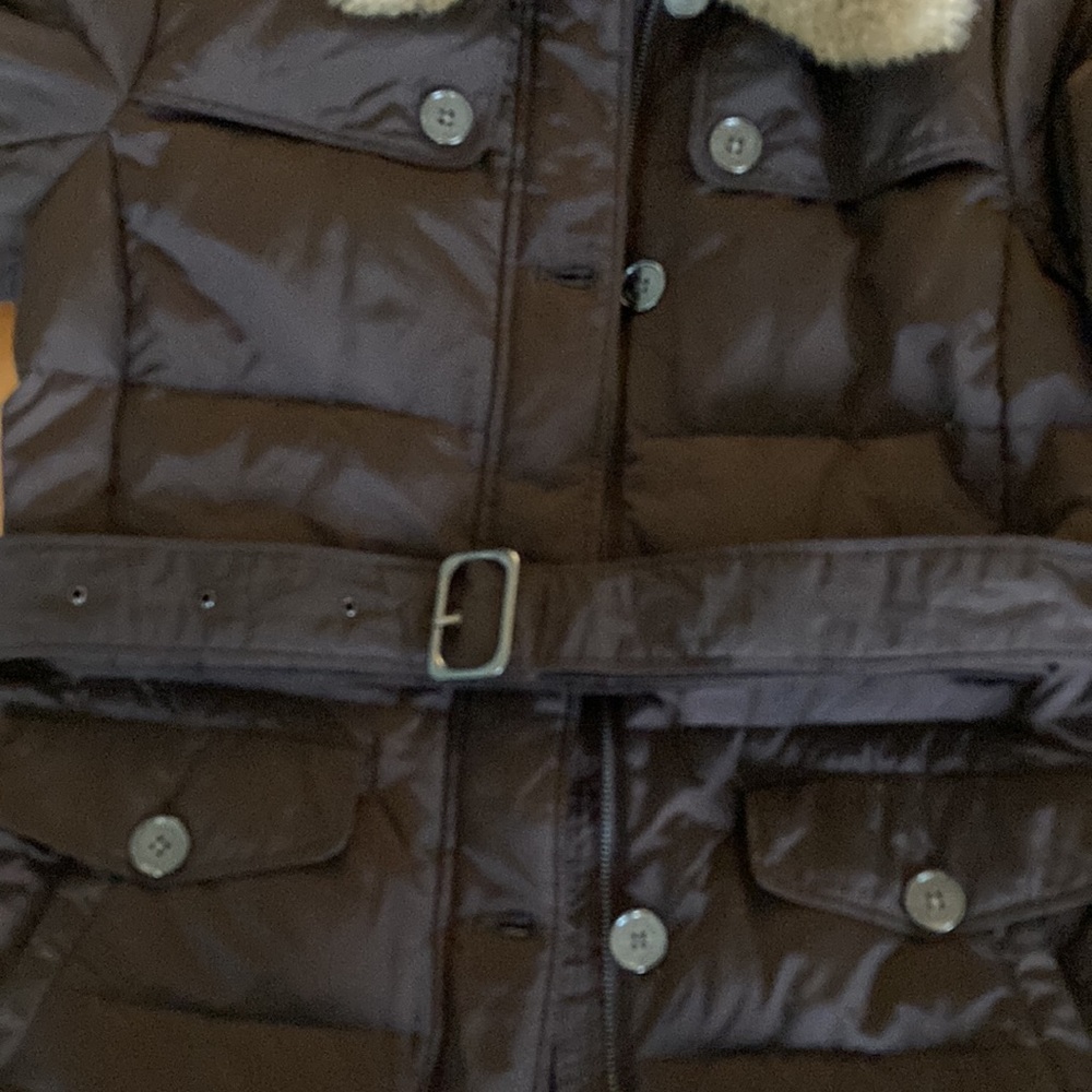 Ladies size small Lands’ End down puffer coat with detachable faux fur collar. - Picture 6 of 9